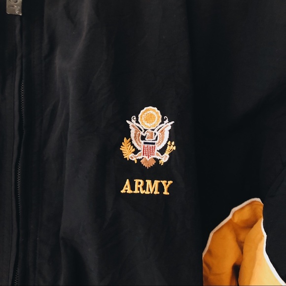 VINTAGE embroidered army windbreaker! - Picture 3 of 4